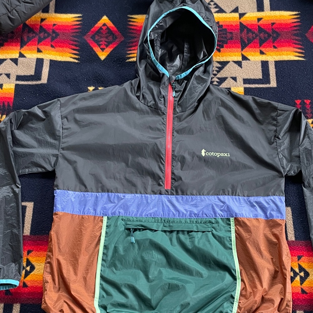 Cotopaxi packable windbreaker